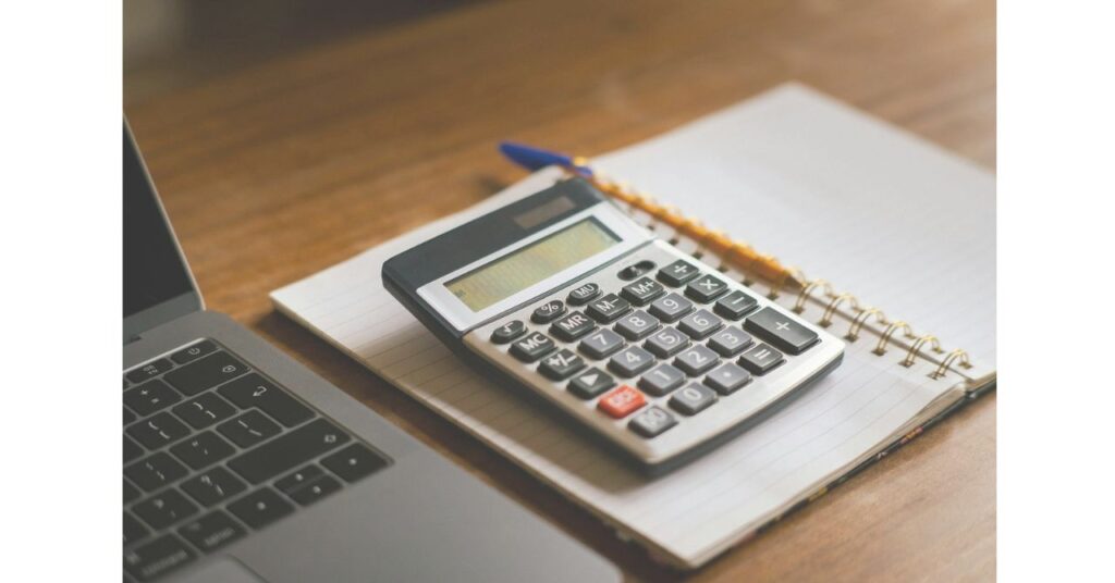 休職中 収入への不安を感じている生活費のイメージ