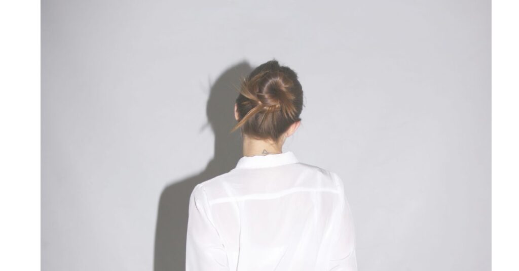 中間管理職の板挟みで悩む管理職の姿