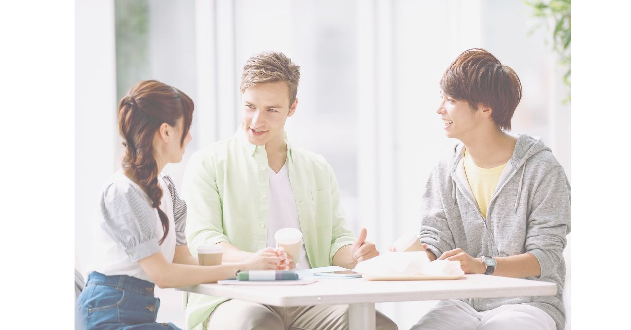 外国人講師との会話を楽しむオンライン英会話